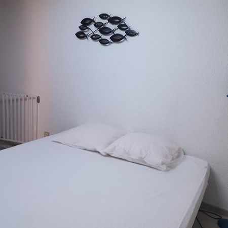 Appartement Climatise A 800M De La Plage Фрежюс Экстерьер фото