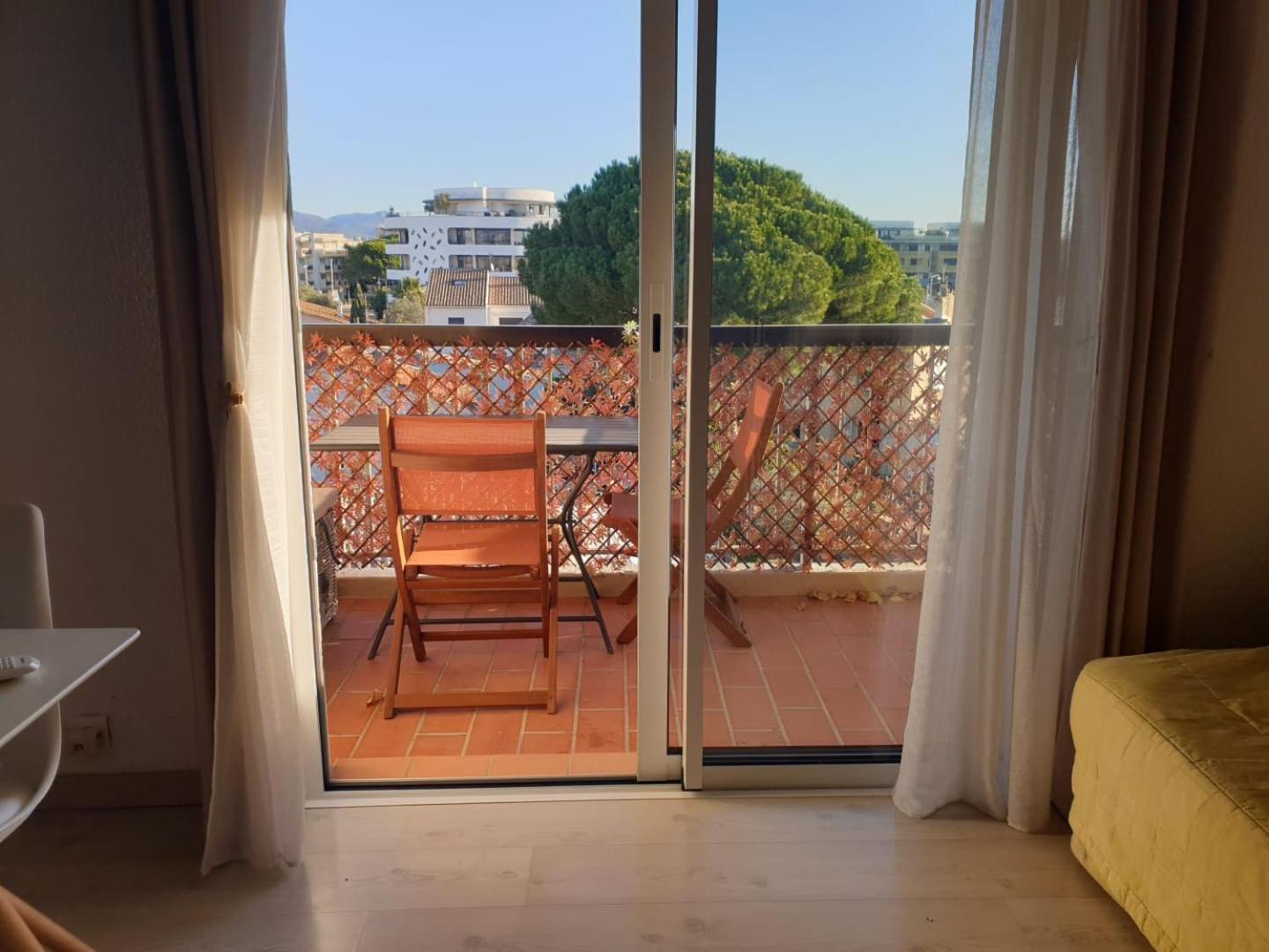 Appartement Climatise A 800M De La Plage Фрежюс Экстерьер фото